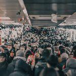 周围吵成一片时，我怎么还能一下听见有人叫我的名字？